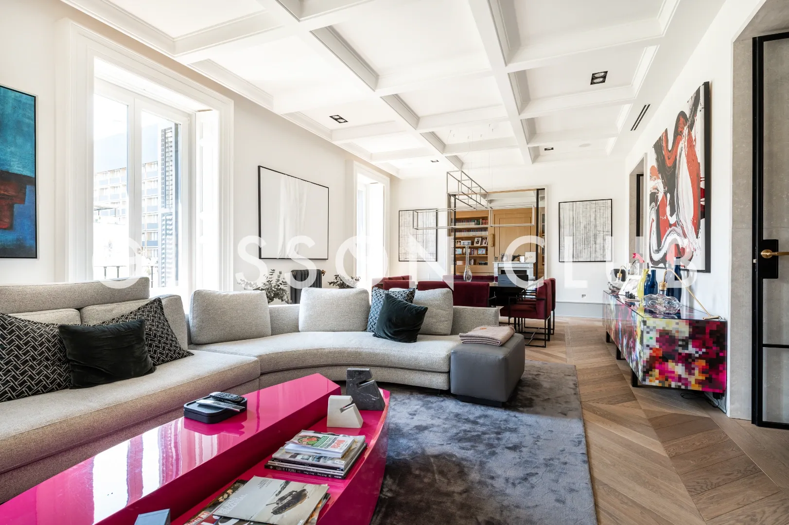 Espectacular casa de autor con 5 balcones a Sur