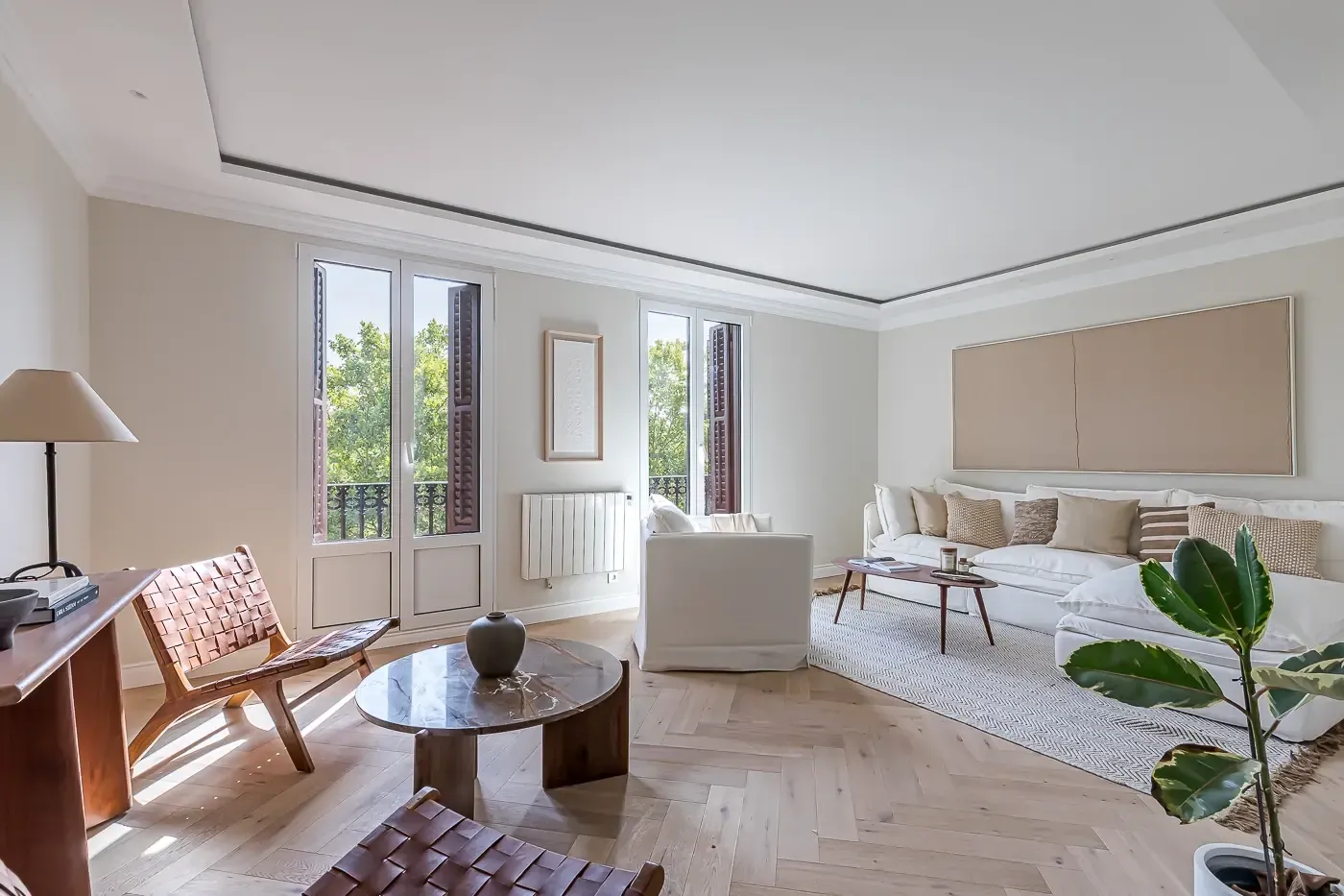 Estupendo piso reformado con balcones en Paseo del Prado