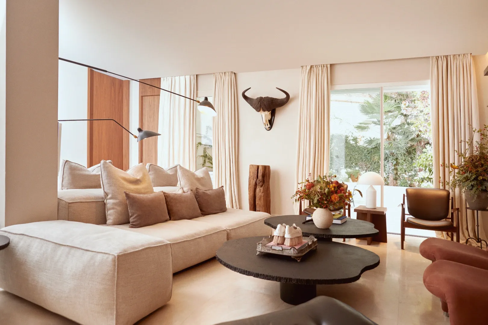 Magnifico piso con jardin y piscina privada.