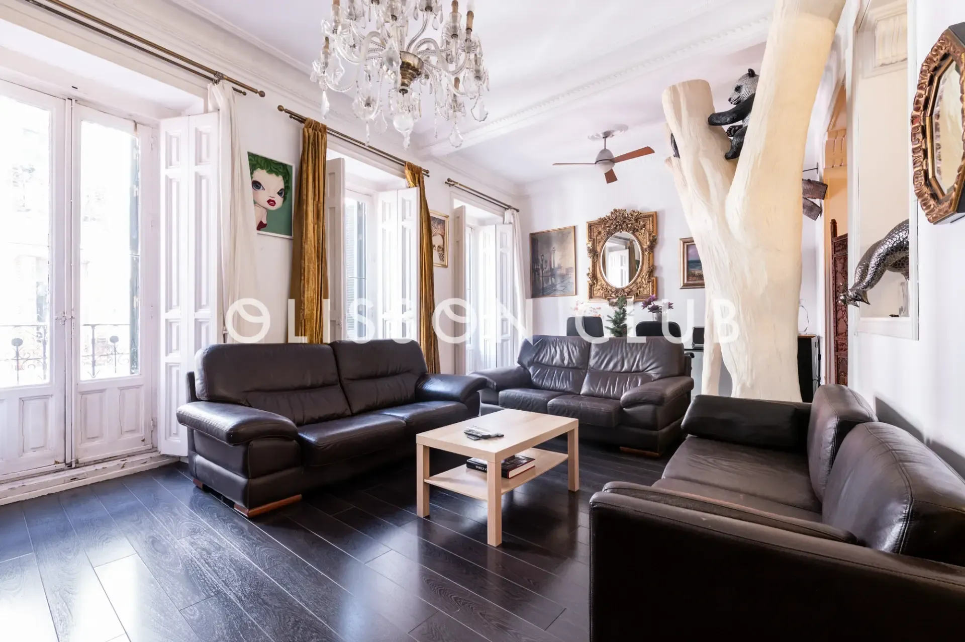 Magnificent traditional home in an elegant period estate