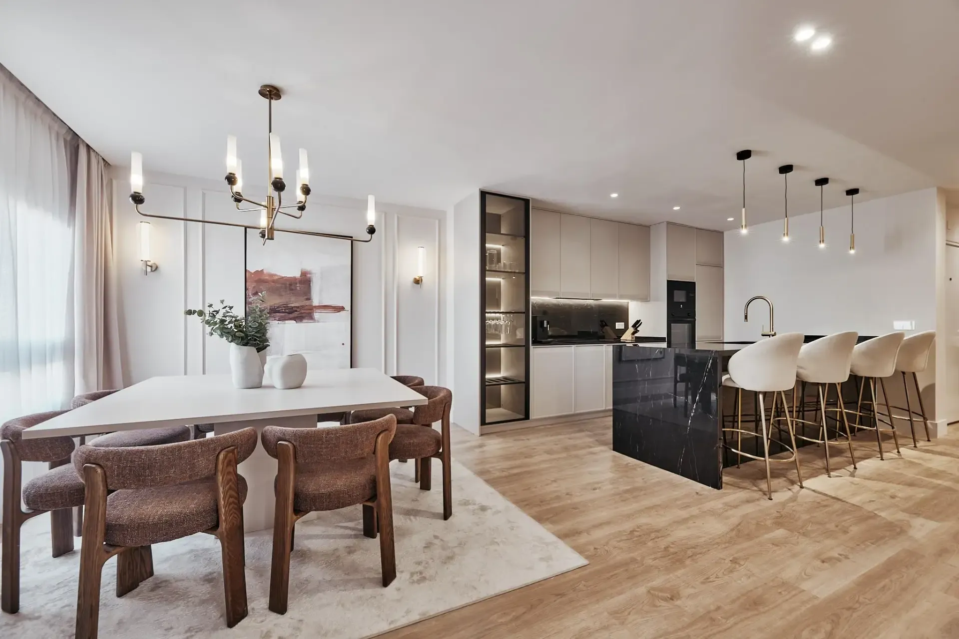 Un lujo único! Diseño exclusivo en pleno Barrio de Salamanca con mucha luz, terraza y garaje.