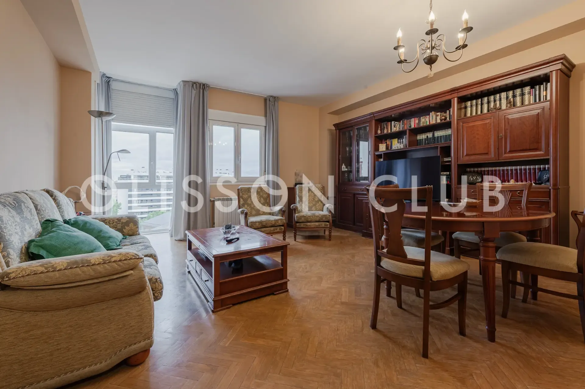 Gran oportunidad: vivienda a reformar con garaje y vistas despejadas