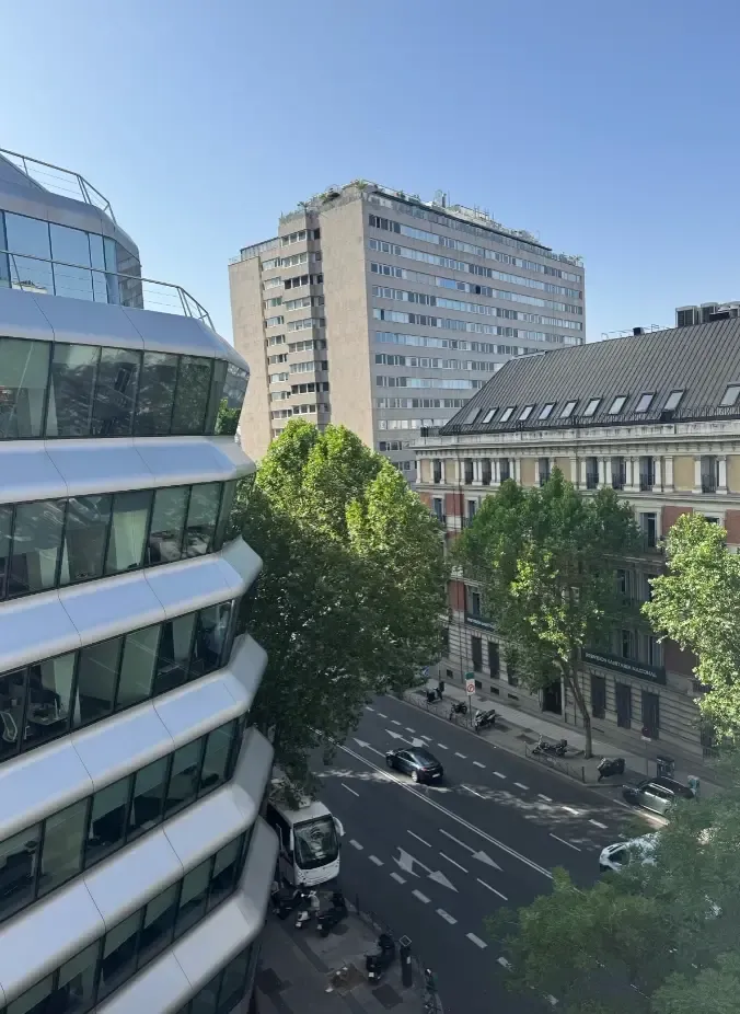 Exclusivo piso a reformar en el distinguido barrio de Almagro