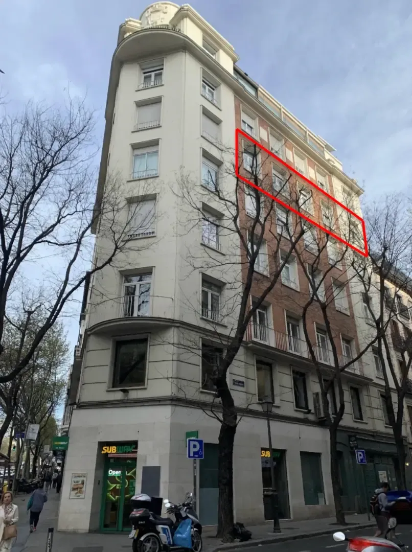 Exclusivo piso a reformar en el distinguido barrio de Almagro
