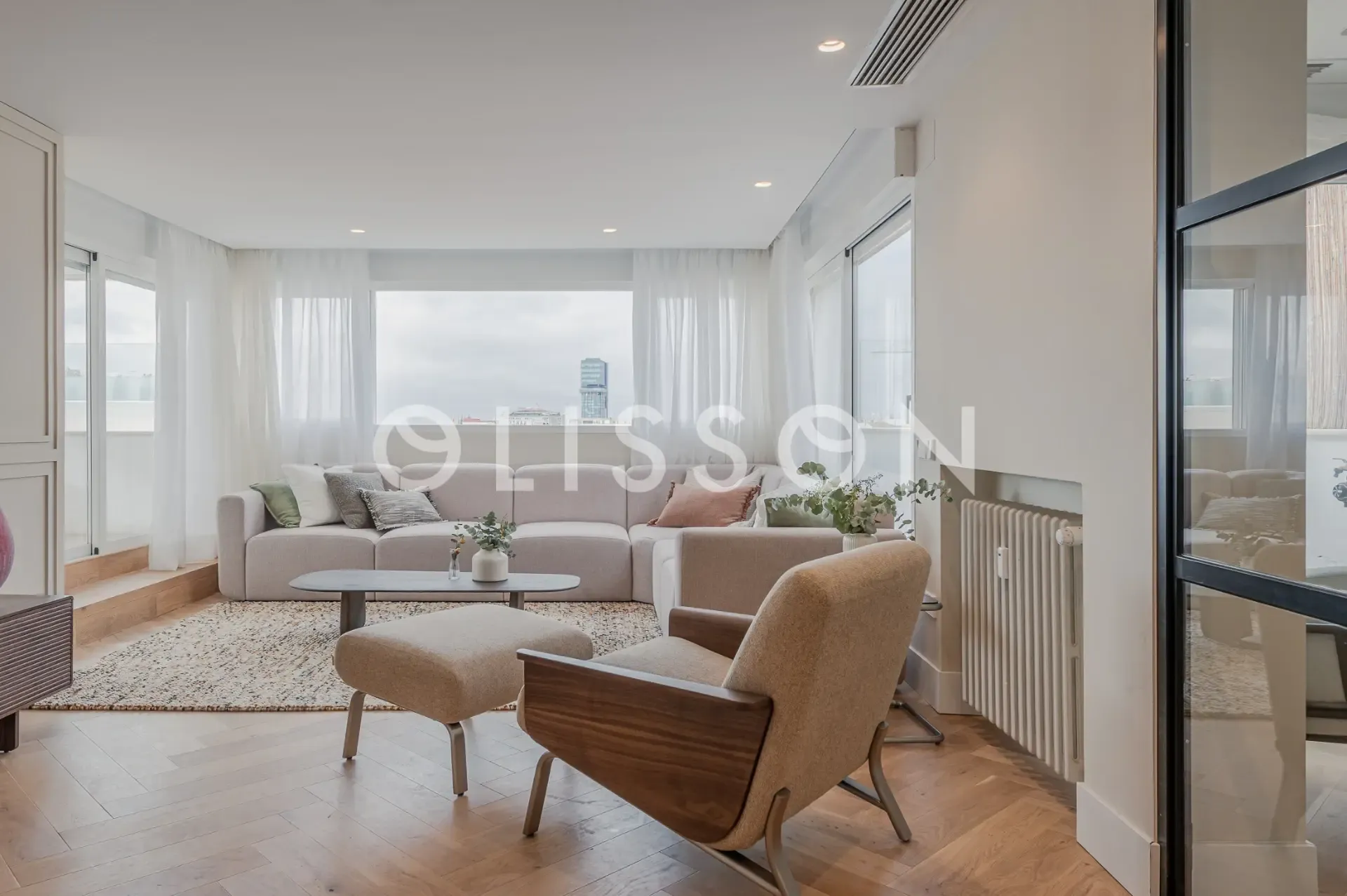 Impresionante ático con terrazas, luz natural y diseño contemporáneo