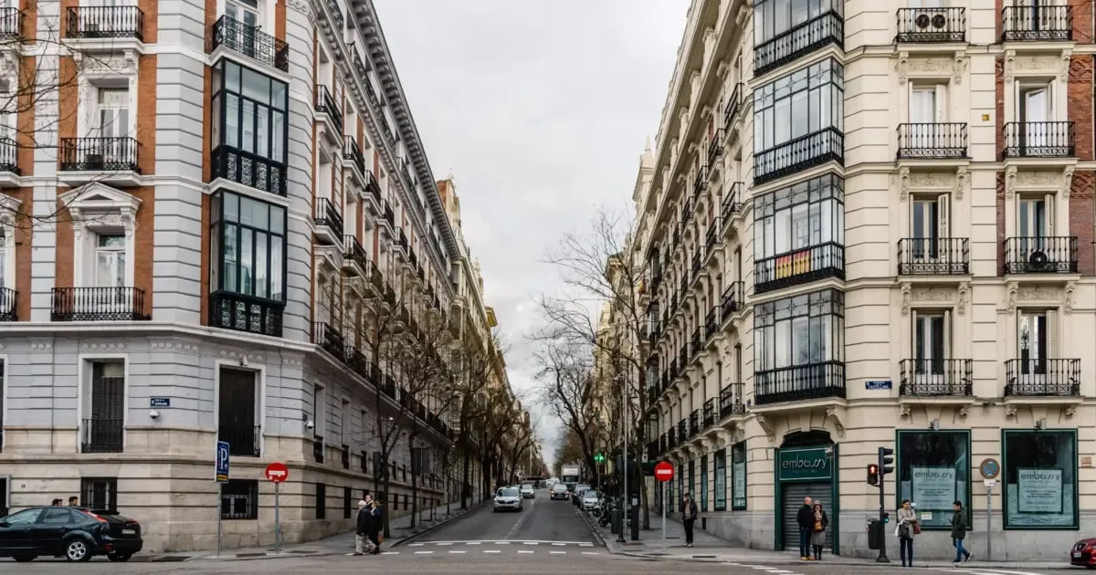 Piso reformado y amueblado en finca clásica del barrio de Salamanca