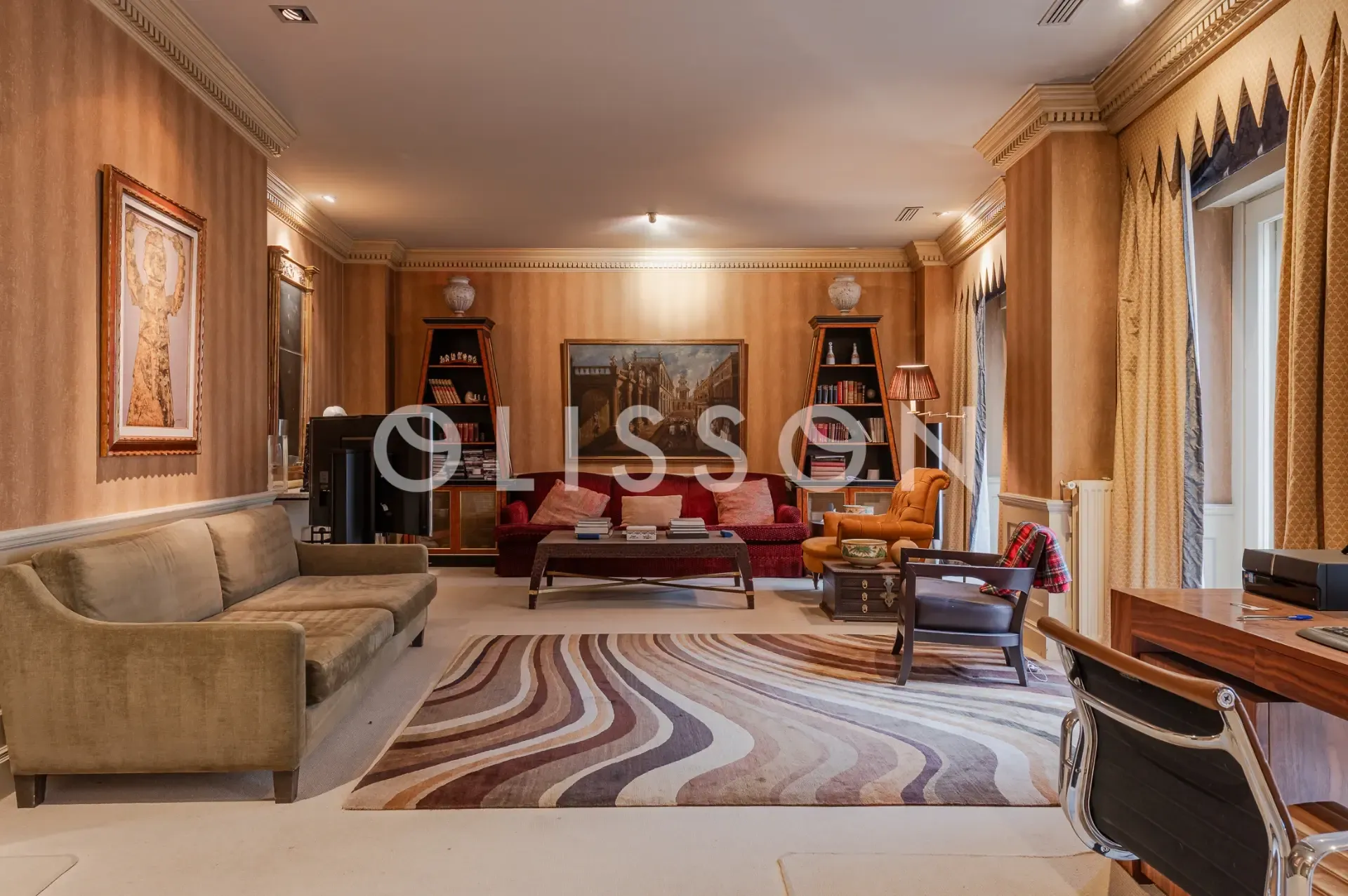 Exclusiva vivienda en Recoletos, siete huecos exteriores y garaje