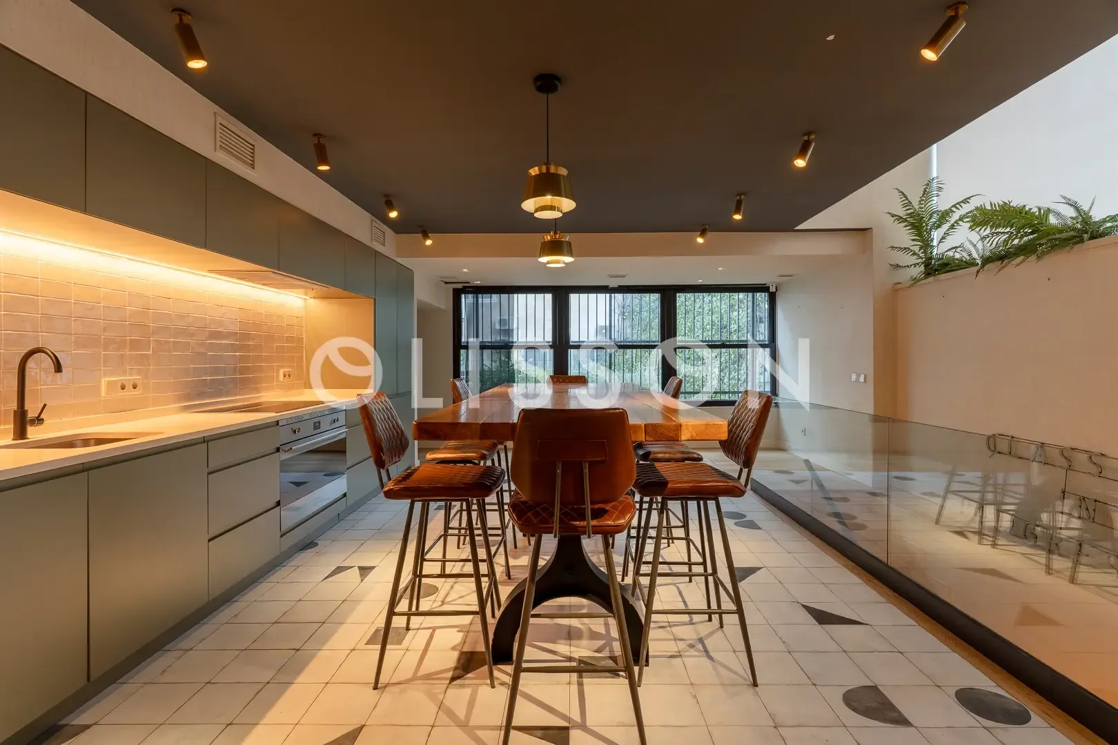 Exclusivo local comercial en zona premium de Nueva España (Madrid)