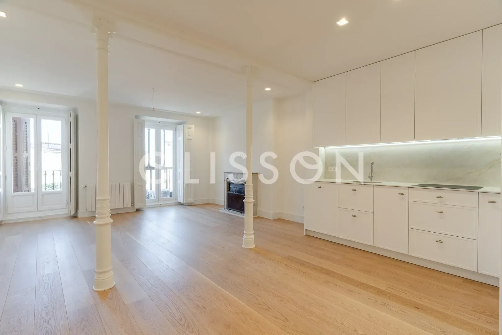 Espectacular piso reformado con mirador y balcón en el corazón de Palacio