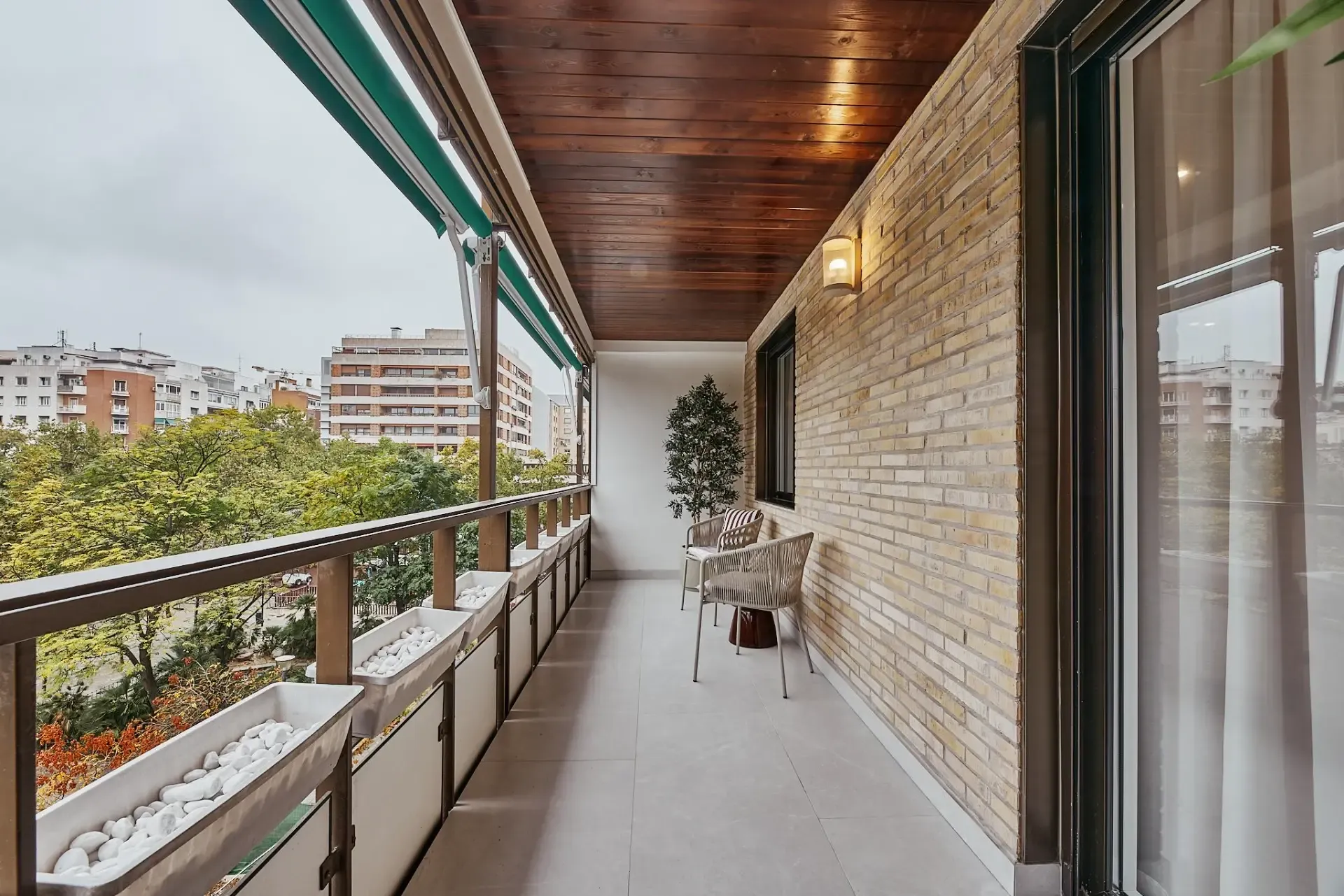 Vivienda única con reforma de alto nivel, terraza privada y garaje junto a Ortega y Gasset