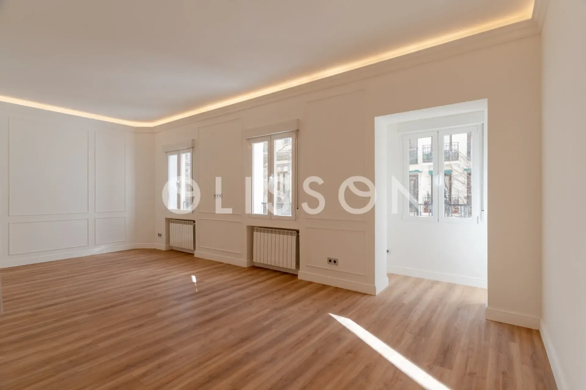 Espectacular vivienda exterior reformada con mirador en el barrio de Salamanca