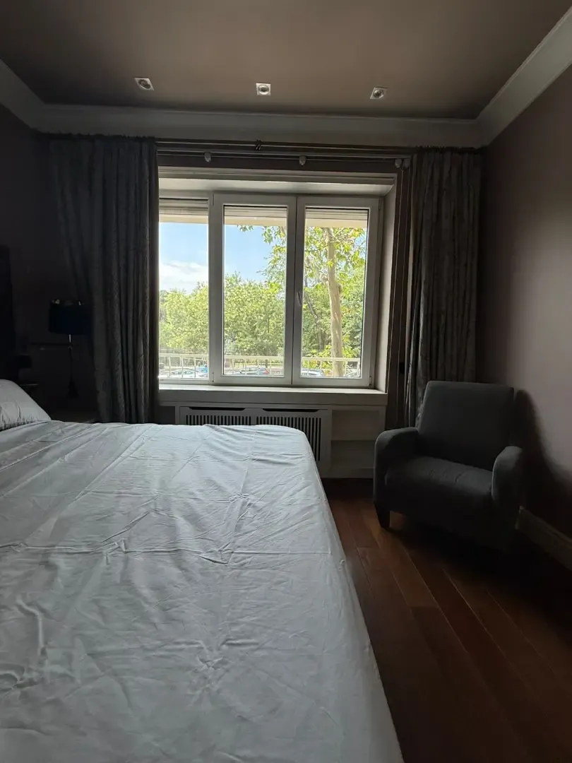 Elegancia y amplitud con vistas directas al Retiro