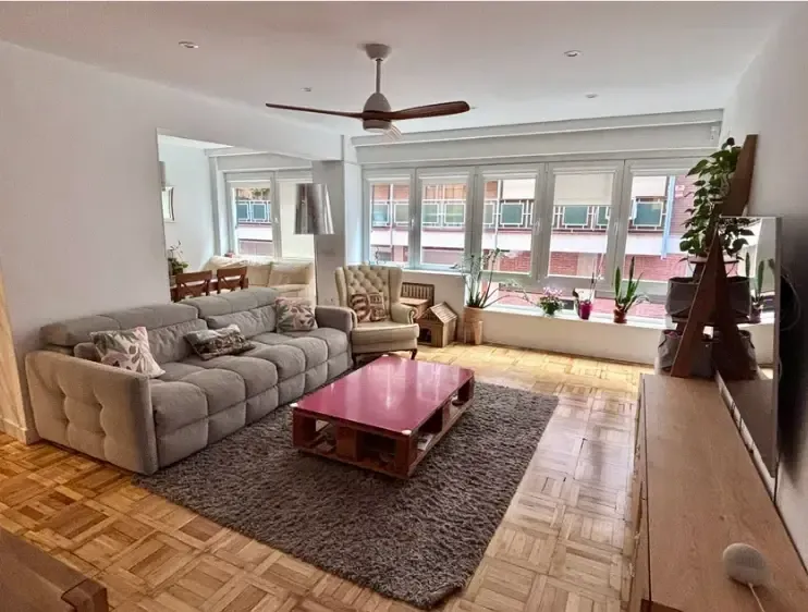 Luz, terraza y amplitud en el distrito de Salamanca