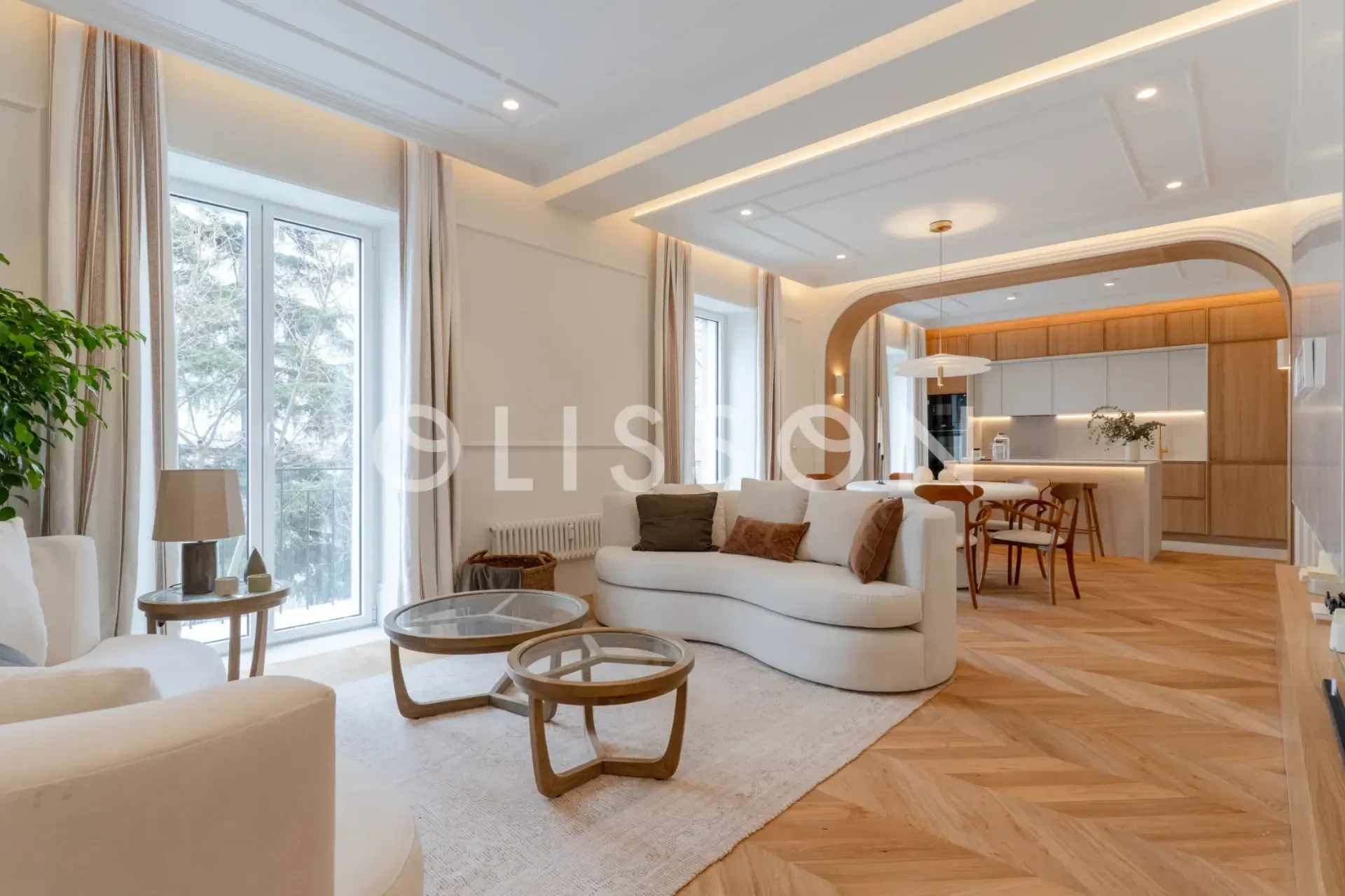 Espectacular piso reformado a escasos pasos del Parque del Retiro.