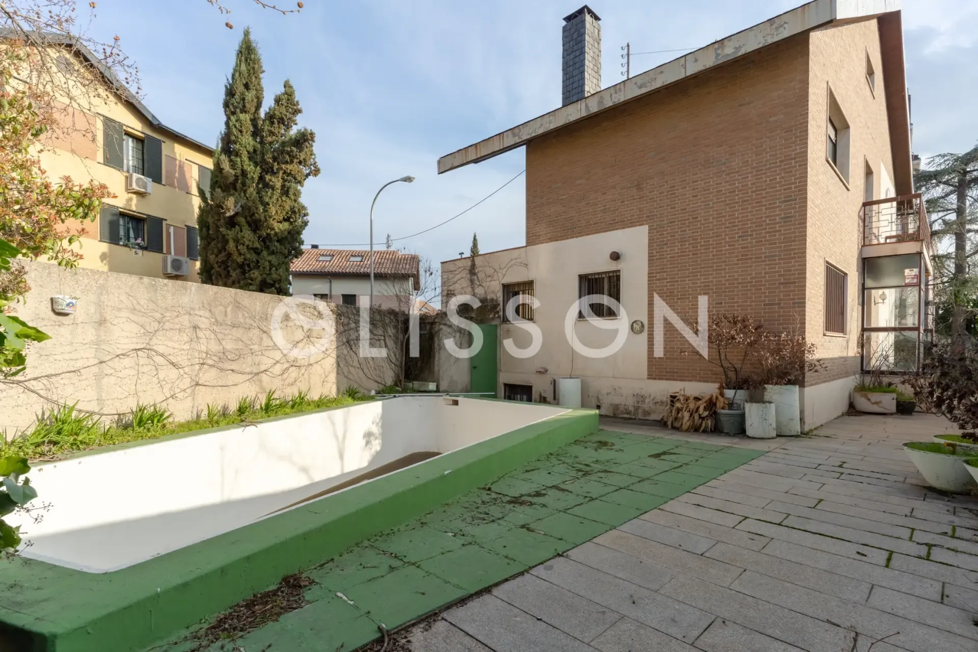 Chalet independiente con piscina y gran potencial de reposicionamiento en el entorno de Plaza de Castilla